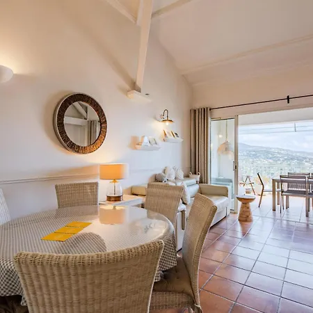 Апартаменты Les Bastides Aux Restanques Du Golfe De St Tropez - Maeva - Bastide 4 Pieces 8 Personnes Belle Vue - Prestige - Super Mae-4242 *
